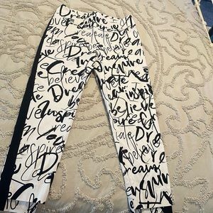 Worn once - Black and white Joseph Ribkoff straight leg cropped pants.